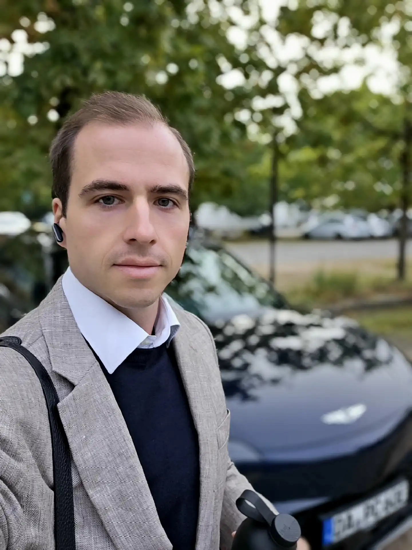 Porträtfoto von Daniel Gaß, systemischer Berater und Coach bei Performance.Consulting, mit Kurzbeschreibung seiner Leistungen und Haltung.